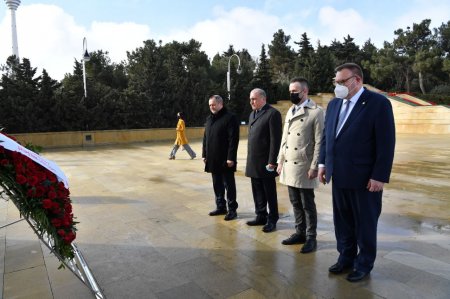 Monteneqro parlamentinin spikeri Ulu Öndərin məzarını və Şəhidlər xiyabanını ziyarət edib