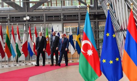 Brüsseldə Prezident İlham Əliyevin Avropa İttifaqı Şurasının Prezidenti və Ermənistanın baş naziri ilə görüşü olub