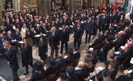 Milli Məclisin sədri Sahibə Qafarova Böyük Britaniya və Şimali İrlandiya Kraliçasının vida mərasimində iştirak edib