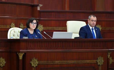  Milli Məclisin iclasında