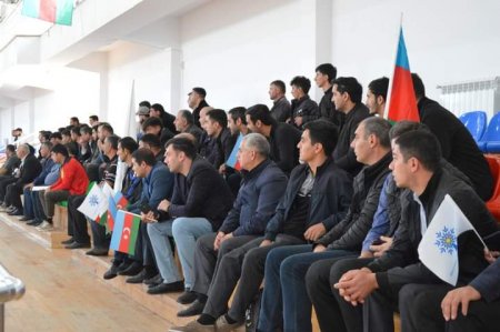 Yeni Azərbaycan Partiyasının təsis olunmasının 30 illiyinə həsr olunan Mini-futbol turnirinin L qrupu üzrə açılış mərasimi keçirildi