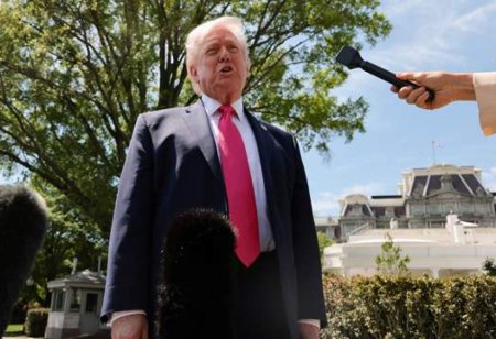 Tramp: Dəniz blokadası qaldırılarsa, İranla razılaşma mümkün deyil