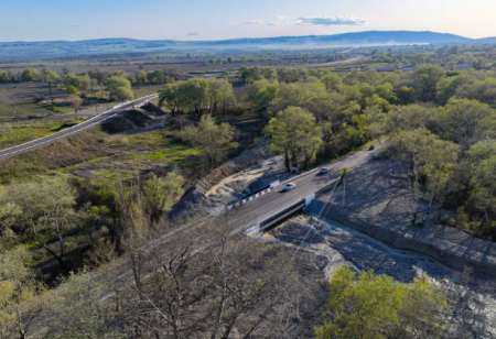 Gürcüstandan Azərbaycana gedən yolda yeni körpü tikilib