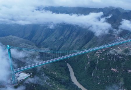 Çindəki Huacian körpüsü Ginnesin Rekordlar Kitabına düşüb