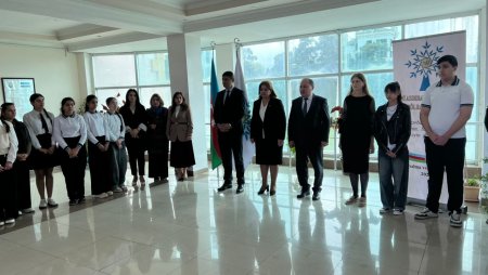 Göygöldə “Şəhərsalma və Memarlıq İli” çərçivəsində Ulu Öndər Heydər Əliyevin 103 illiyinə həsr olunmuş silsilə tədbirlər sırasında məktəblilərarası inşa yazı müsabiqəsi keçirilib