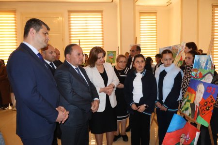 Göygöl rayonunda “Şəhərsalma və Memarlıq  İli” çərçivəsində Ulu Öndər Heydər Əliyevin 103 illiyinə həsr olunmuş  məktəblilərarası rəsm müsabiqəsi keçirilib