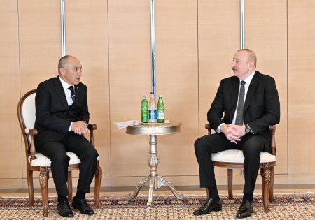 Prezident İlham Əliyev Türkmənistanın Arkadağ şəhərinin Tikinti üzrə Dövlət Komitəsinin sədrini qəbul edib