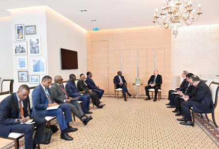Prezident İlham Əliyev Keniya Prezidentinin başçılıq etdiyi nümayəndə heyəti ilə görüşüb