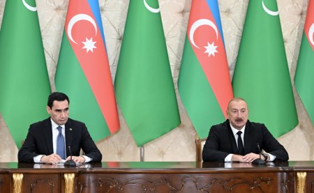 Azərbaycan və Türkmənistan prezidentləri mətbuata bəyanatlarla çıxış ediblər