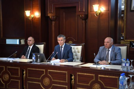 İnsan hüquqları komitəsinin iclasında