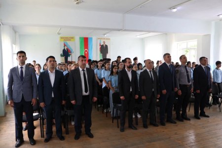 Qax Rayon İcra Hakimiyyətinin təşkilatçılığı ilə  şəhər 5 saylı tam orta məktəbdə “Narkotik vasitələrə yox deyək!” adlı maarifləndirmə tədbiri keçirilib