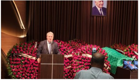 İsa Həbibbəyli: "Nəriman Həsənzadə təpədən dırnağa qədər..."