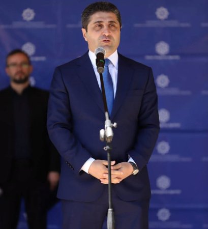 Qaxımızı uzun illər boyu çalıb-talayanlar dinc durmur