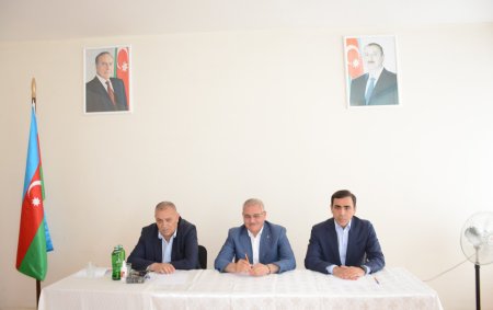Millət vəkili Tərtərdə vətəndaşları qəbul etdi