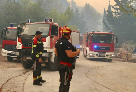 Xorvatiyanın Braç adasında yanğın 3000 hektardan çox ərazini əhatə edib