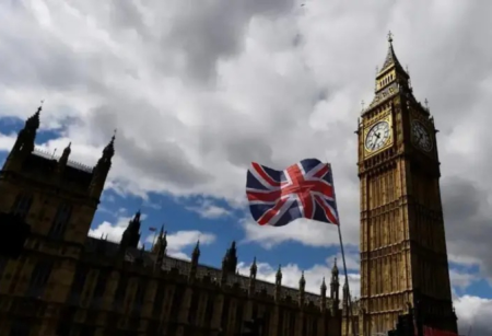 Böyük Britaniya NATO-nun müdafiə bankına qoşulmağı nəzərdən keçirir