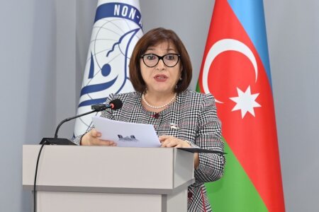 Milli Məclisin sədri Sahibə Qafarova Qoşulmama Hərəkatının Gənclər Təşkilatının Baş Qərargahında çıxış edib