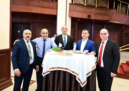Hələ deyilməyən sözlər, yazılmayan əsərlər var!